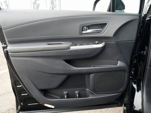 Used 2025 Toyota Sienna XLE Woodland Edition image 24