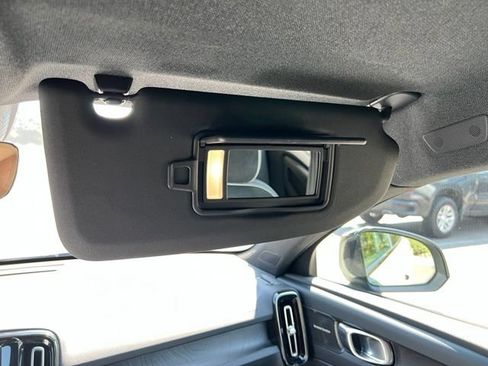 Used 2023 Volvo C40 P8 Recharge Ultimate AWD/4WD image 33