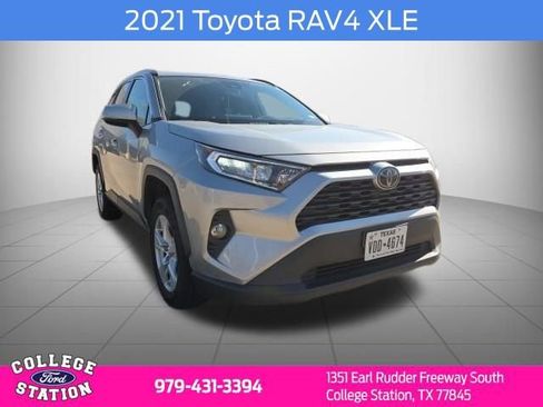 Used 2021 Toyota RAV4 XLE image 1