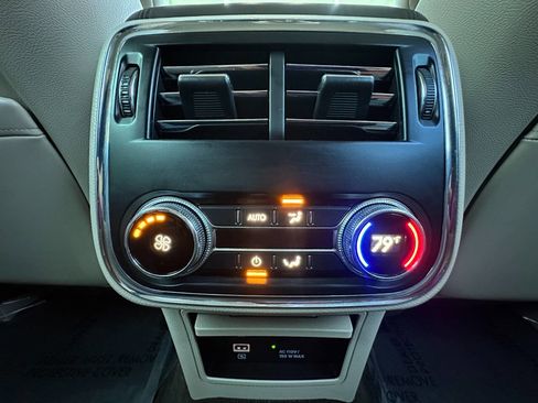 Used 2017 Lincoln Continental Reserve w/ Luxury Package image 27