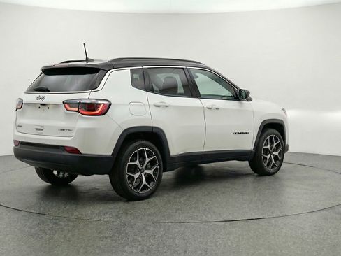 Used 2025 Jeep Compass Limited AWD/4WD image 9