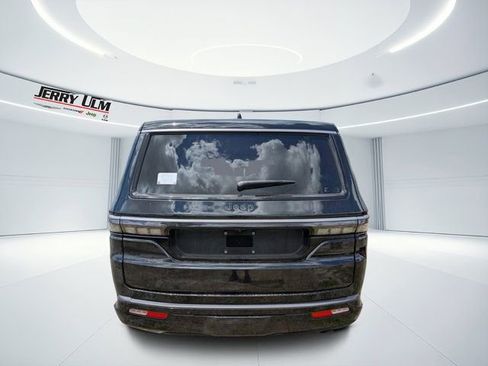 New 2026 Jeep Grand Wagoneer L 2WD image 4