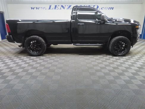 Used 2025 RAM 2500 Big Horn AWD/4WD image 3