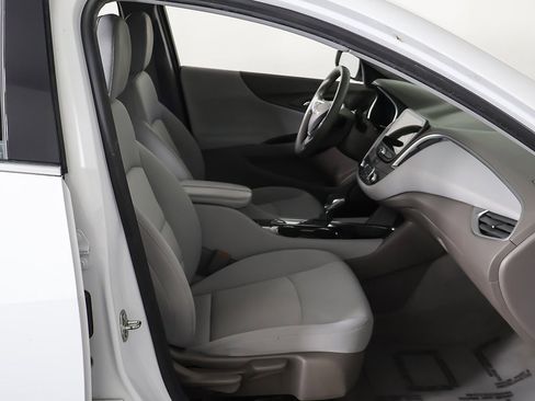 Used 2022 Chevrolet Malibu LT image 22