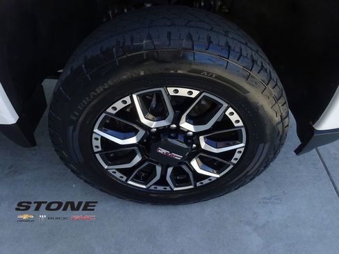 Used 2023 GMC Sierra 2500 AT4 w/ AT4 Premium Plus Package image 12