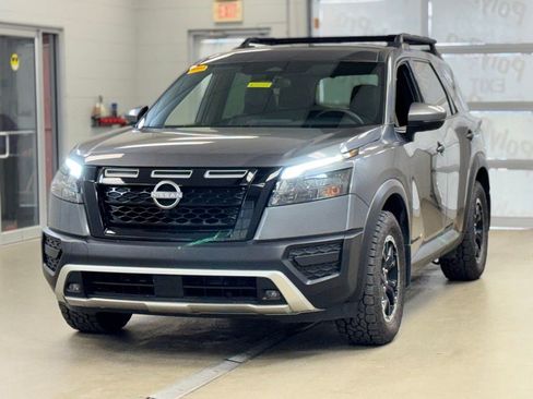 Used 2025 Nissan Pathfinder Rock Creek AWD/4WD image 3