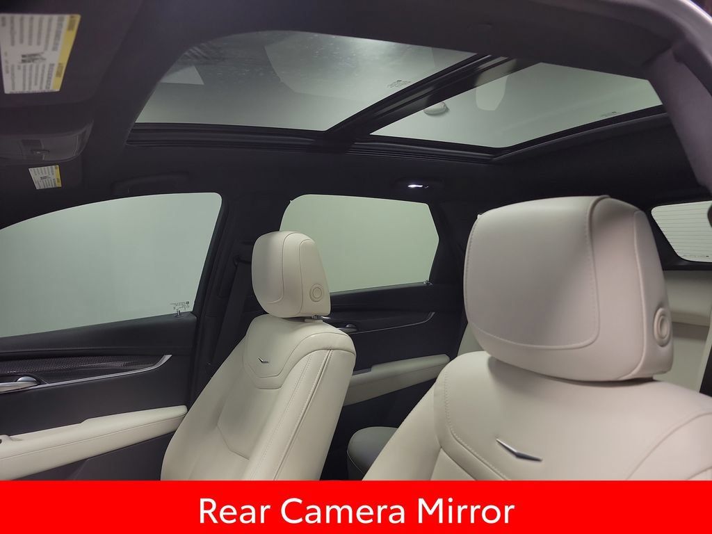 Used 2023 Cadillac XT5 Sportv w/ Technology Package AWD/4WD image 16