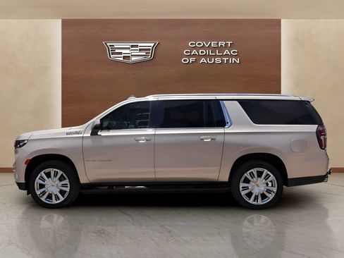 Used 2021 Chevrolet Suburban High Country AWD/4WD image 2