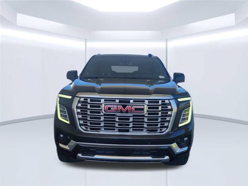 Used 2025 GMC Yukon Denali RWD image 2