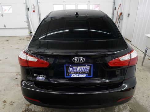 Used 2016 Kia Forte LX image 12
