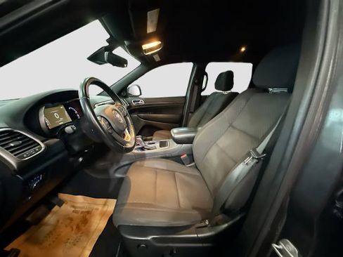 Used 2020 Jeep Grand Cherokee Laredo image 20