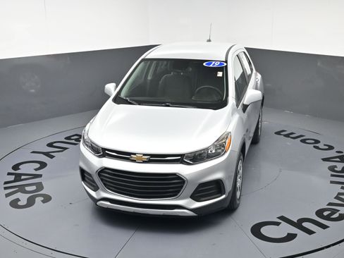 Used 2019 Chevrolet Trax LS image 28