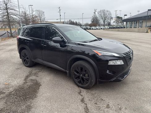 Used 2023 Nissan Rogue SV w/ SV Premium B Package image 7