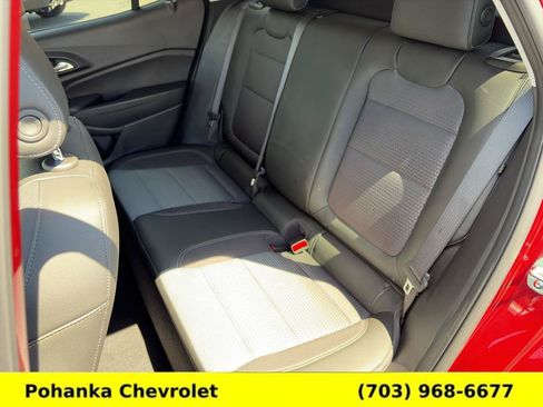 Used 2025 Chevrolet Trax LT FWD image 27