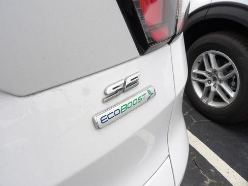 Used 2018 Ford Escape SE FWD image 16