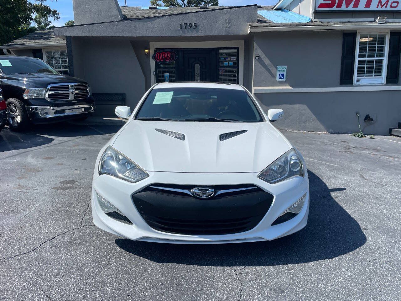 Used 2015 Hyundai Genesis 3.8 RWD image 3