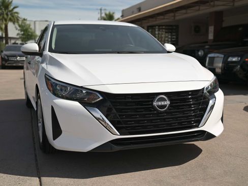 Used 2024 Nissan Sentra S image 2