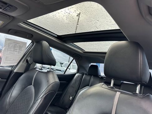 Used 2018 Toyota Camry XSE image 21