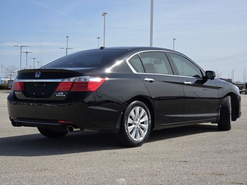 Used 2015 Honda Accord Touring image 18