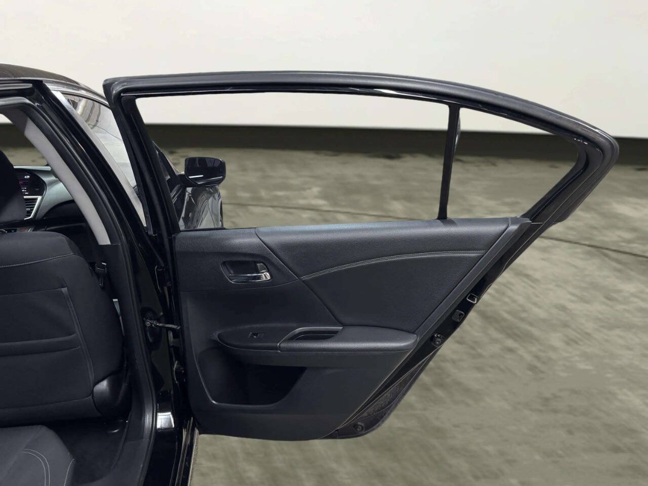 Used 2015 Honda Accord Sport image 18