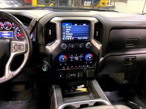 Used 2021 Chevrolet Silverado 1500 LT Trail Boss w/ Convenience Package II AWD/4WD image 7