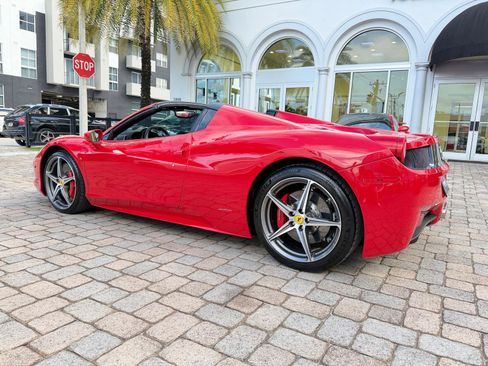 Used 2015 Ferrari 458 Spider RWD image 23