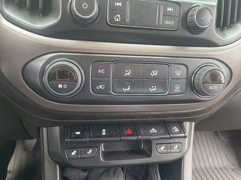 Used 2022 GMC Canyon AT4 image 8