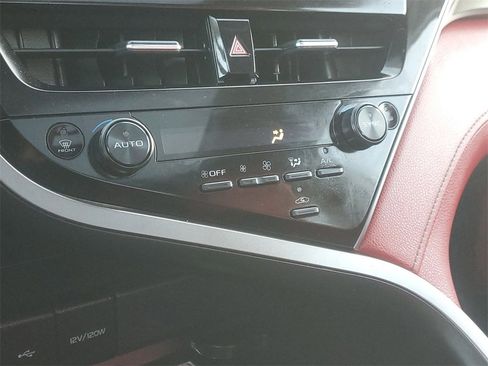 Used 2022 Toyota Camry XSE image 28