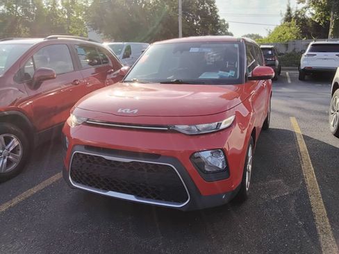 Used 2022 Kia Soul LX w/ Technology Package FWD image 11