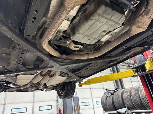 Used 2004 Ford Thunderbird image 19