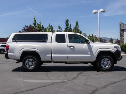 Used 2021 Toyota Tacoma SR5 image 8