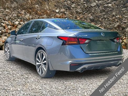 Used 2022 Nissan Altima 2.5 SR FWD image 11