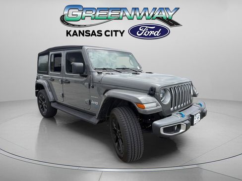 Used 2023 Jeep Wrangler Unlimited Sahara w/ Cold Weather Group AWD/4WD image 1