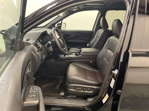 Certified 2024 Honda Passport Black Edition image 8
