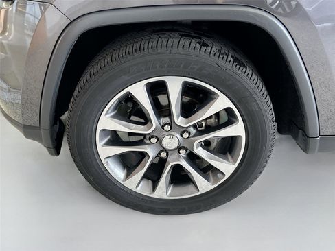 Used 2018 Jeep Grand Cherokee Limited AWD/4WD image 29