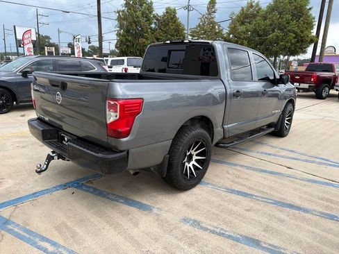 Used 2017 Nissan Titan S RWD image 4