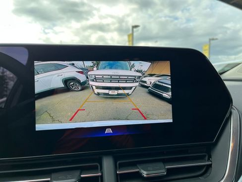 Used 2025 Chevrolet Trax LT image 24