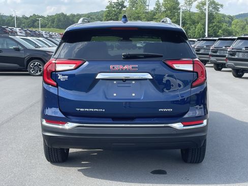 Used 2023 GMC Terrain SLT AWD/4WD image 4