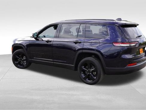 Certified 2024 Jeep Grand Cherokee L Limited w/ Black Appearance Package AWD/4WD image 8