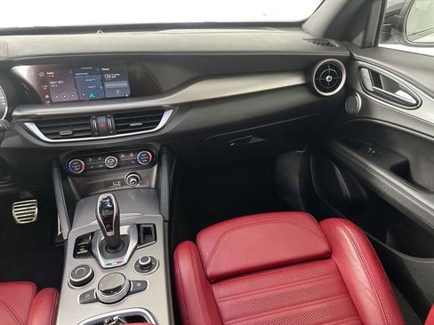 Used 2023 Alfa Romeo Stelvio Veloce AWD/4WD image 25