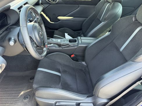 Used 2023 Toyota GR86 Premium w/ ALL Weather Mat Package (TMS) image 9