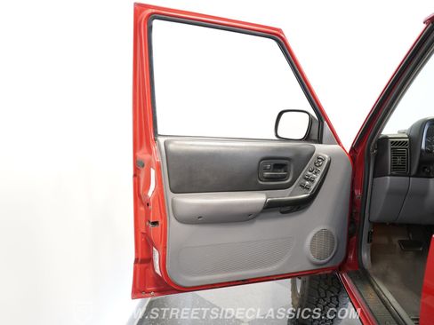 Used 1998 Jeep Cherokee Sport image 37