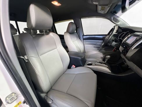 Used 2013 Toyota Tacoma PreRunner w/ Limited Pkg image 30