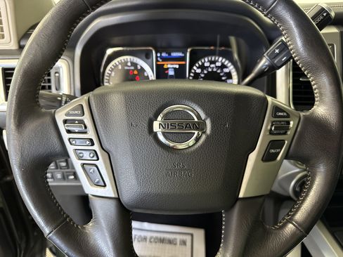 Used 2019 Nissan Titan PRO-4X image 27