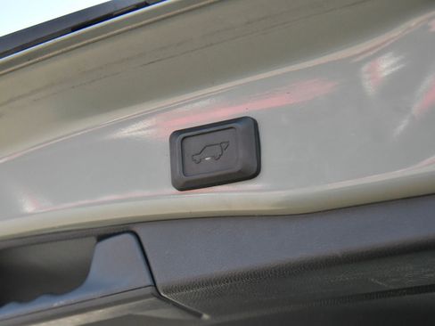 Used 2023 Toyota RAV4 XLE Premium FWD image 42