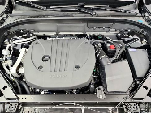 New 2026 Volvo XC60 B5 Plus w/ Climate Package image 32