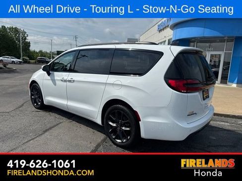 Used 2023 Chrysler Pacifica Touring-L w/ S Appearance Package AWD/4WD image 3