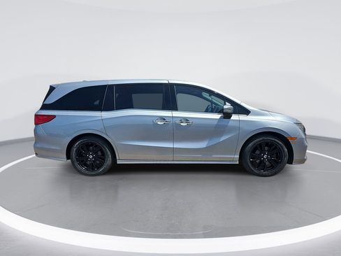Used 2019 Honda Odyssey Elite image 2