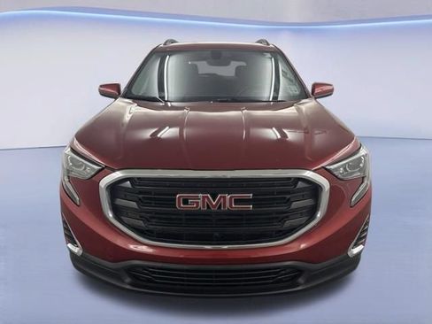 Used 2018 GMC Terrain SLE w/ Driver Convenience Package FWD image 2