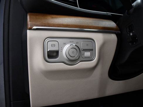 Used 2022 Mercedes-Benz GLE 350 4MATIC image 11